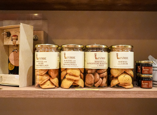bologna pantry ravioli biscuits botlé shop