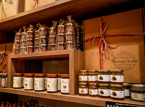 Bologna pantry preserves spices shop botle
