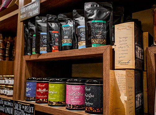 bologna dispenses tea and herbal teas spices botle shop