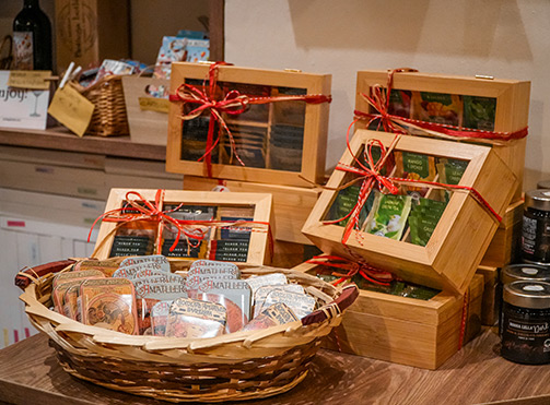 bologna dispenses herbal teas bottega botle